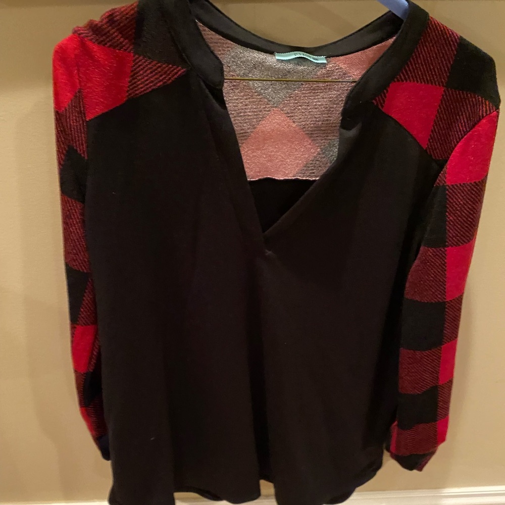 Never worn Size Large Black and Buffalo Plaid Holiday long sleeve shirt